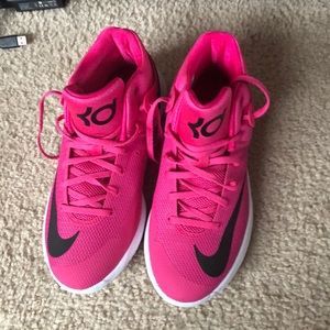 New never worn Hot Pink  KD Nike Shoes